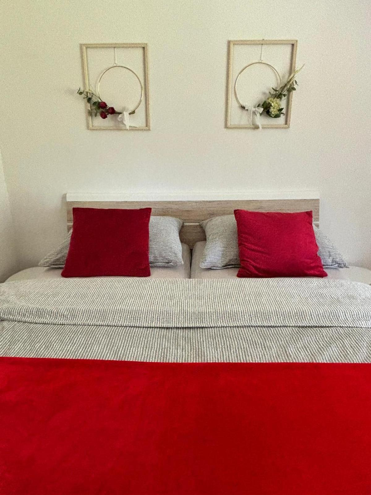 Apartman Vendy Карлови Вари Екстериор снимка