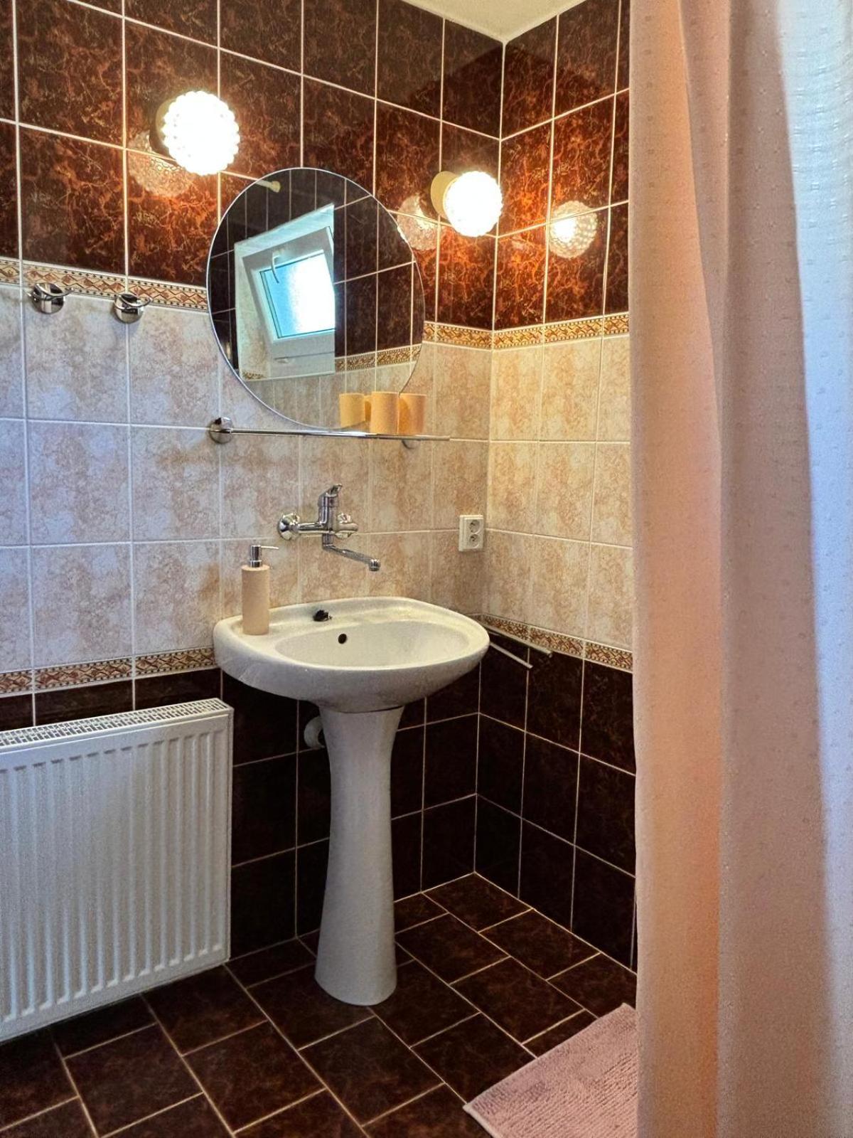Apartman Vendy Карлови Вари Екстериор снимка