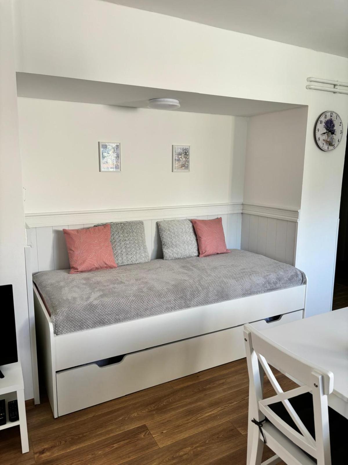 Apartman Vendy Карлови Вари Екстериор снимка